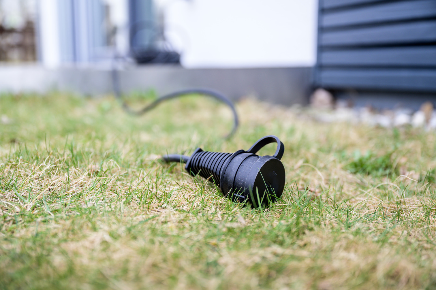 as - Schwabe Rubberen verlengkabel, 20 m H05RR-F 3G1,5 kabel met geaarde stekker en 2-voudige geaarde koppeling incl. beschermkap, verlengkabel 230 V, 16 A, IP44, zwart, 60662